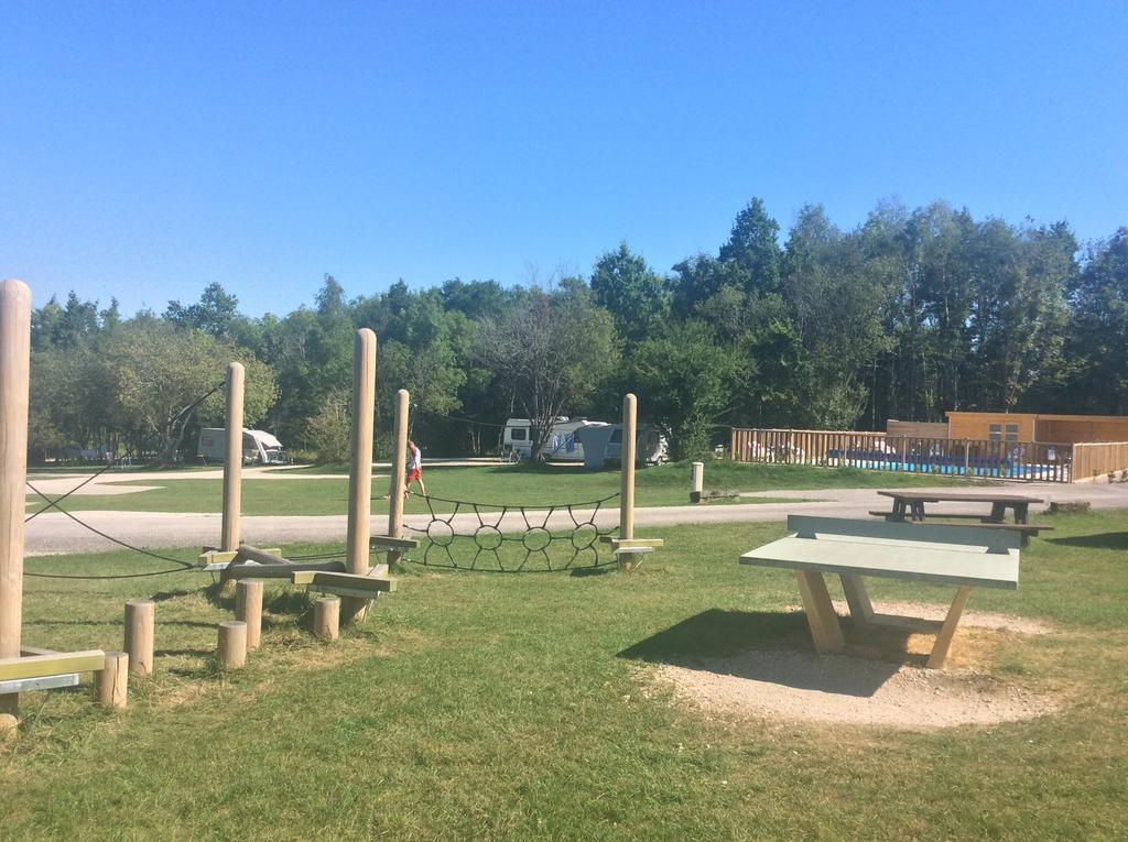 Camping Porte Des Vosges Bulgneville Bagian luar foto